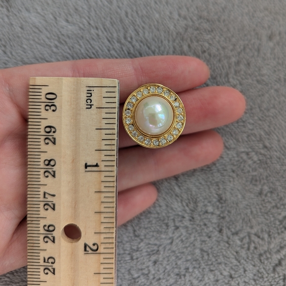 Christian Dior faux pearl vintage clip on earrings with rhinestones - Picture 12 of 15